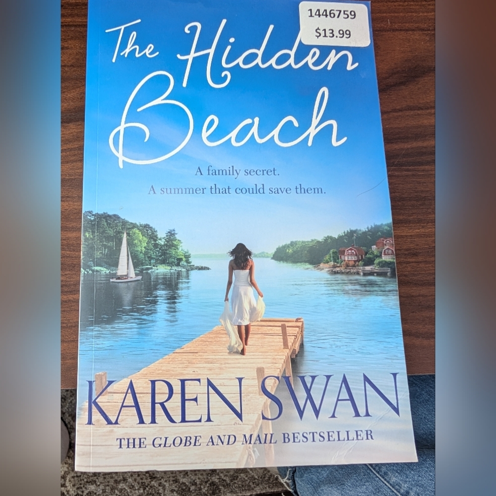 The Hidden Beach by Karen Swan - Blue Cover Novel - Picture 1 of 2